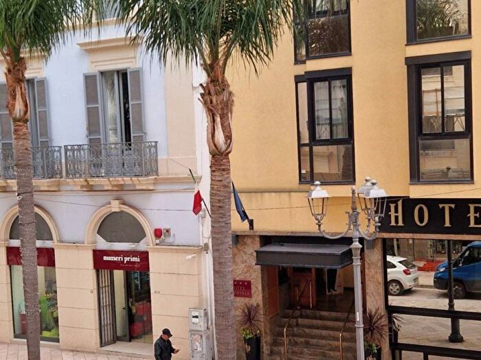 Appartamento trilocale in affitto in Corso Garibaldi, Centro Storico, Brindisi