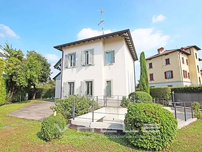 Casa con 5 locali in vendita in Via Lochis, Bergamo