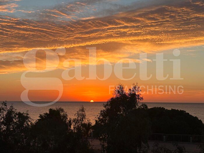 Appartamento quadrilocale in vendita in Via Livorno, Aci Castello