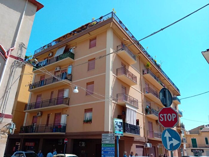 Appartamento con 7 locali in vendita in Campobello di Licata, Campobello Di Licata