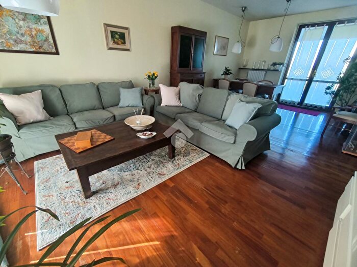 Casa quadrilocale in vendita in Via dei Mille, Mediglia