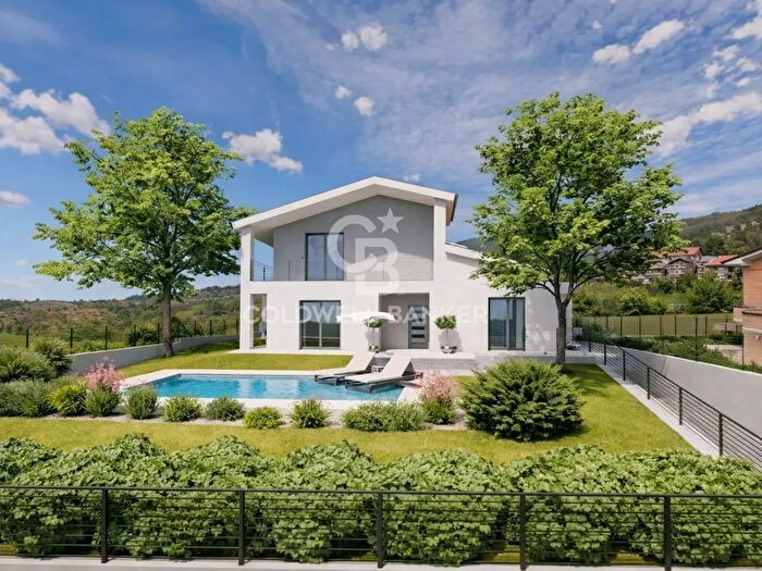 Casa con 8 locali in vendita in Via Kennedy Snc, Acqualagna