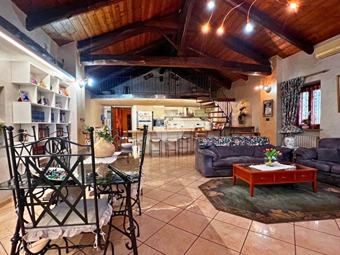 Casa con 5 locali in vendita in Str Carignano, Moncalieri