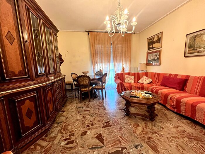 Appartamento con 5 locali in vendita in Pontedera