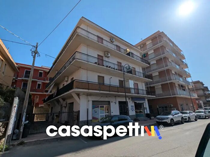 Appartamento trilocale in vendita in Via Nazionale, Montebello Jonico