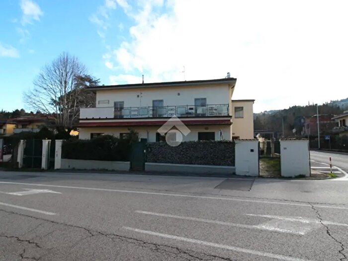 Appartamento con 6 locali in vendita in Via Faentina, Fiesole