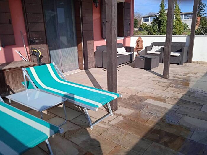 Appartamento quadrilocale in affitto in Camerano