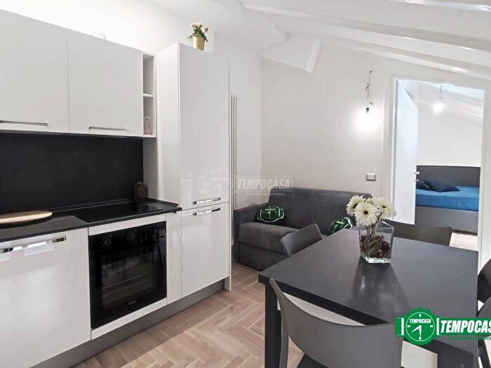 Appartamento bilocale in affitto in Via San Calocero, Corso Genova, Milano
