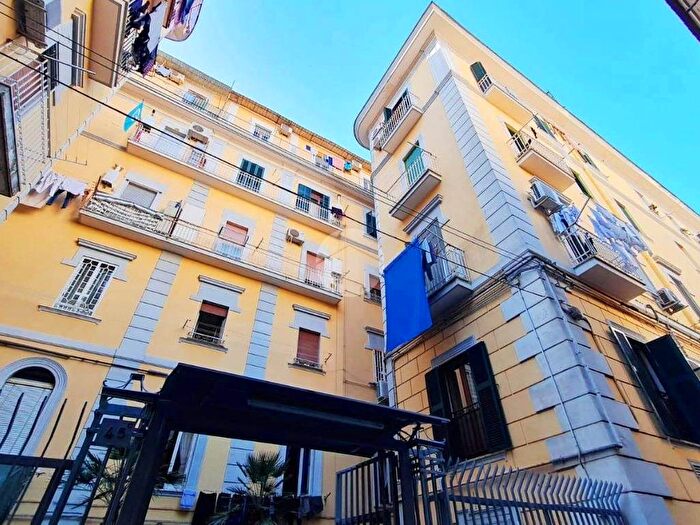 Appartamento bilocale in affitto in Vico delle Nocelle, Piazza Canneto Salvator Rosa, Napoli