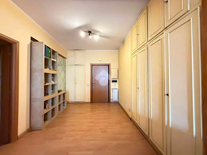 Appartamento trilocale in vendita in Via Ernesto Nathan, Roma