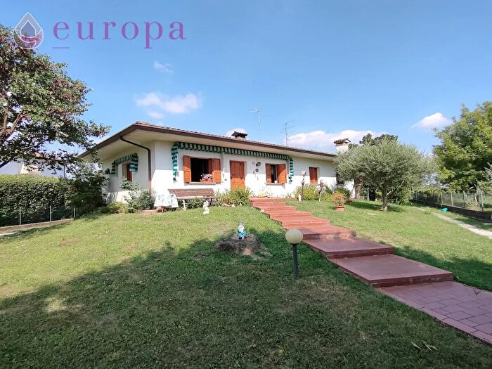 Casa con 5 locali in vendita in Via Topaligo, Sacile