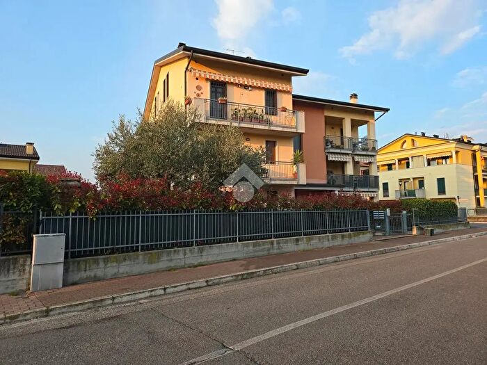 Appartamento trilocale in vendita in Via Bogoni, Pescantina