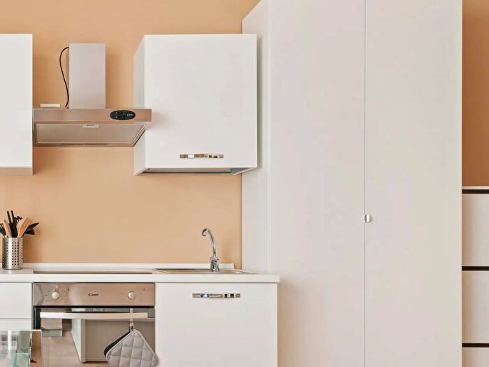 Appartamento monolocale in affitto in Via Luciano Manara, Milano