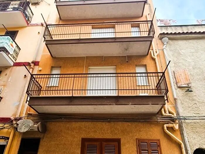 Casa con 5 locali in vendita in Via Petrarca, Bagheria