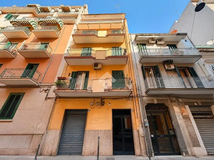 Appartamento quadrilocale in vendita in Via Castromediano, Bari