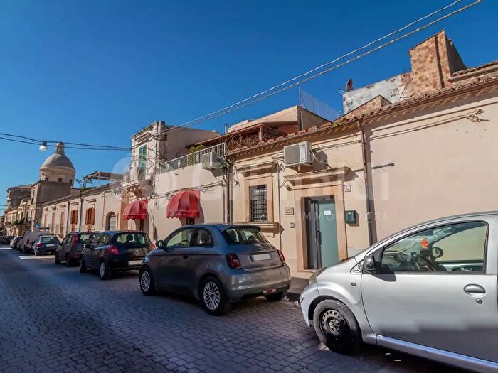 Casa in vendita in Via Sergio Sallicano, Noto