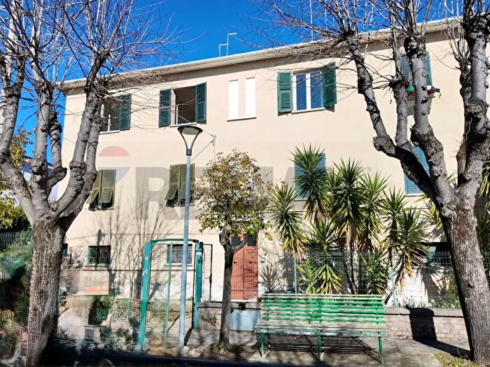 Appartamento trilocale in vendita in Viale Mazzini, Montemarciano