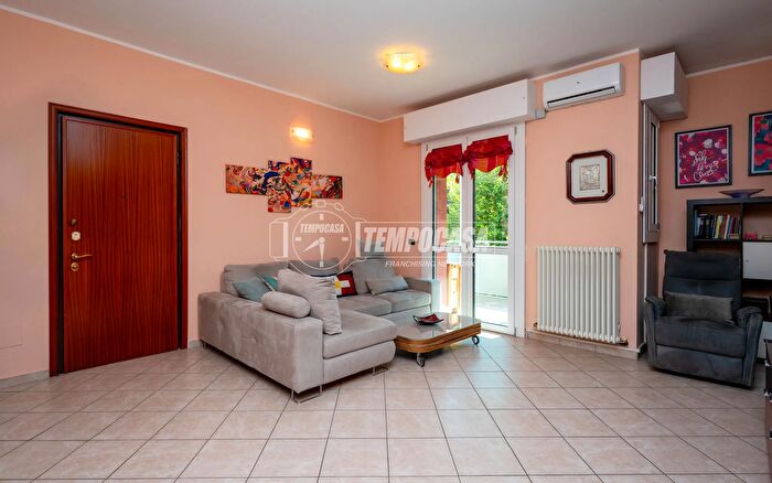 Appartamento trilocale in vendita in Via Papa Giovanni XXIII, Reggio Emilia