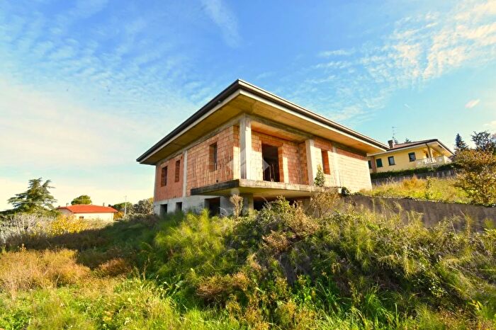 Casa con 5 locali in vendita in Via Ungaretti Giuseppe, Coriano