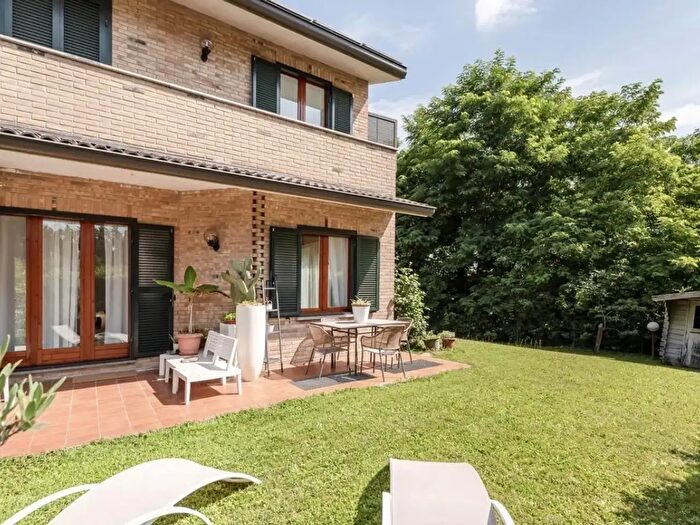 Casa con 7 locali in vendita in Via Francesco Caracciolo, Lentate Sul Seveso