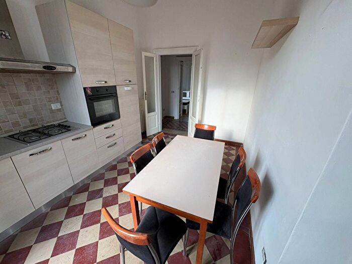 Appartamento trilocale in affitto in Via Nino Oxilia, Pasteur, Milano