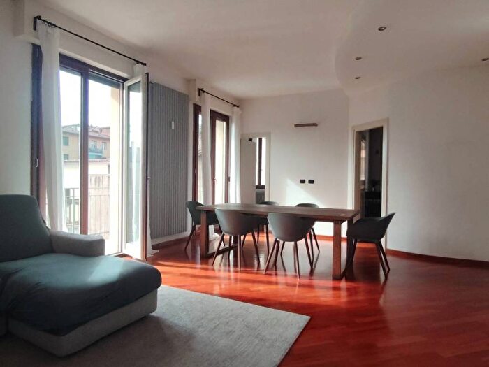 Appartamento con 5 locali in affitto in Via San Felice, San Felice, Bologna