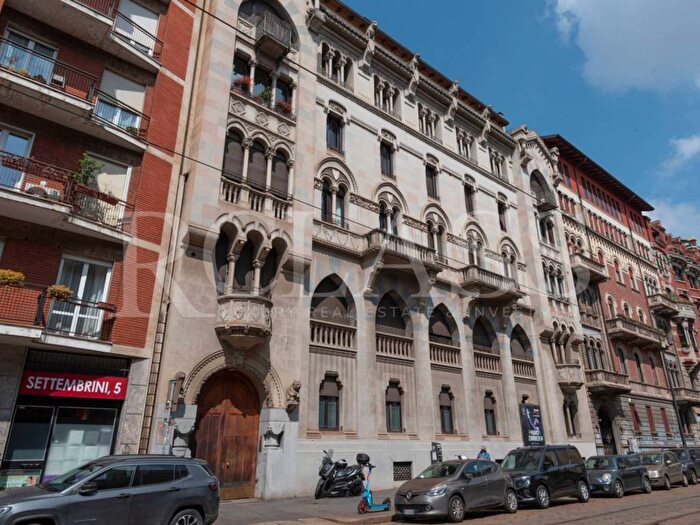 Appartamento bilocale in affitto in Via Luigi Settembrini, Centrale, Milano