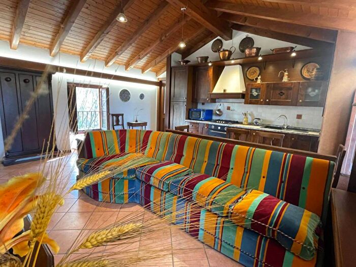 Appartamento trilocale in affitto in Via al Panorama, Vezzo, Gignese