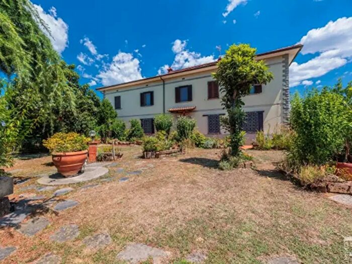 Casa con 6 locali in vendita in Via Cecinese, Larciano