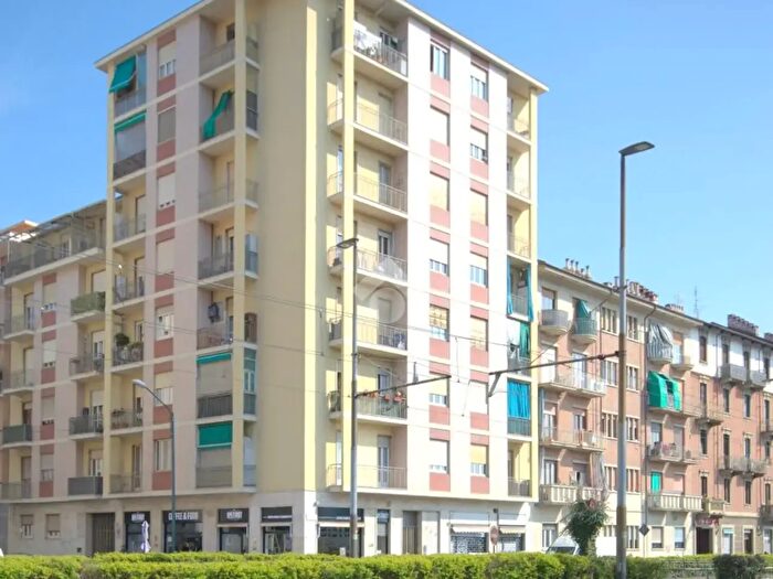 Appartamento trilocale in vendita in Corso Toscana, Torino