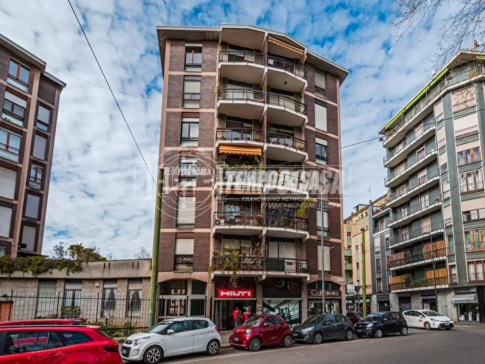 Appartamento trilocale in vendita in Via Muzio Scevola, Milano