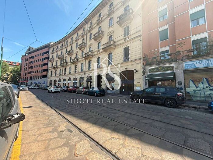 Appartamento trilocale in affitto in Viale Sabotino, Porta Romana Medaglie d'Oro, Milano