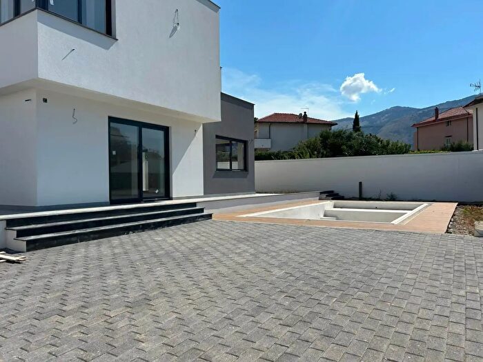 Casa con 6 locali in vendita in Via Oasi Verde, Palermo