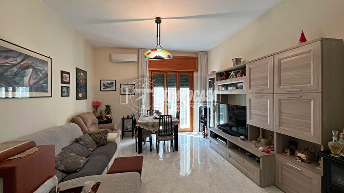 Appartamento quadrilocale in vendita in Via Giustiniano, Napoli