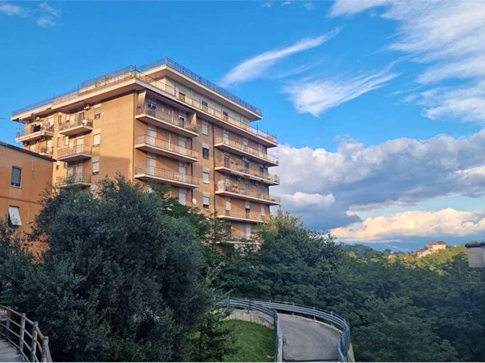 Appartamento quadrilocale in affitto in Via Fosse Ardeatine, Centro, Frosinone