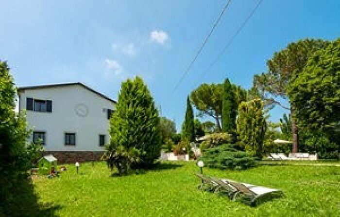 Casa con 6 locali in vendita in Saludecio