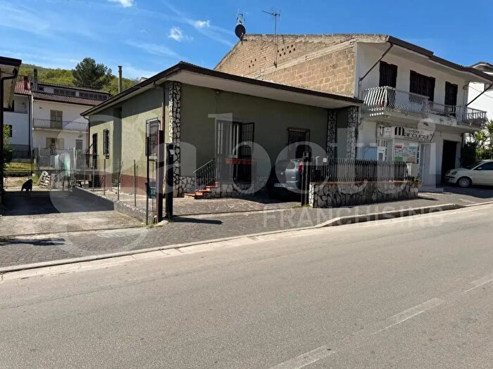 Casa quadrilocale in vendita in Corso Umberto I Snc, Alvignano