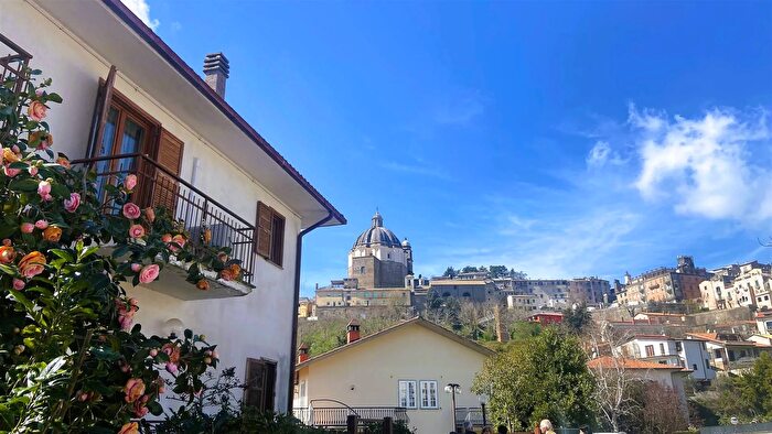 Casa con 5 locali in vendita in Via G Contadini Montefiascone, Montefiascone