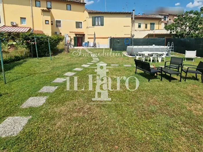 Casa trilocale in vendita in Ratelli Bandiera, Campi Bisenzio