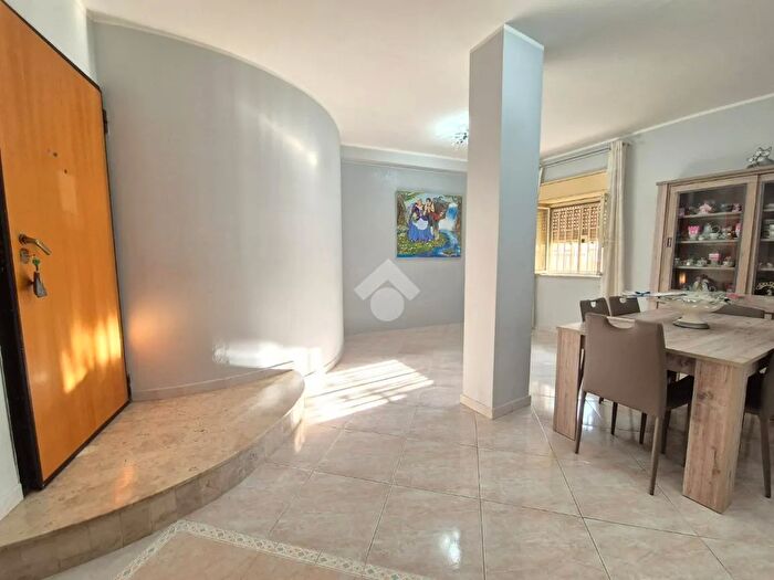 Appartamento trilocale in vendita in Via Domenico Intravaia, Monreale