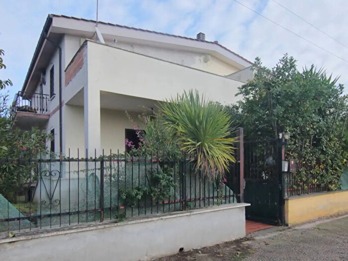 Casa quadrilocale in vendita in Via Montagnano, Albano Laziale