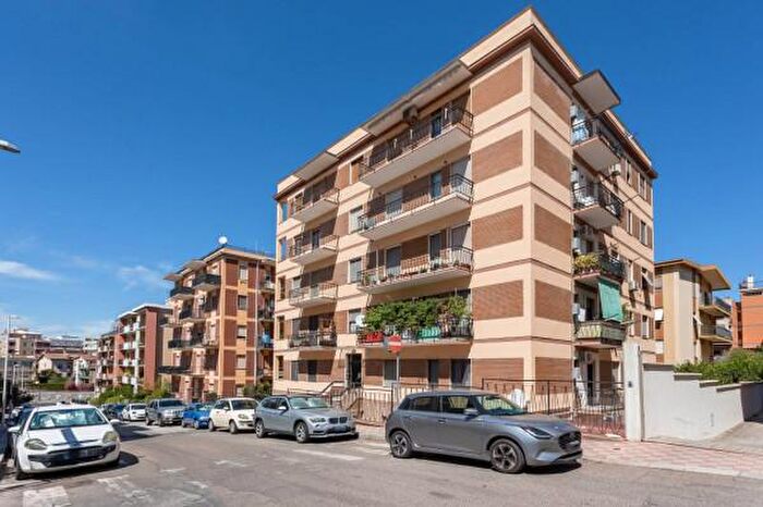 Appartamento con 5 locali in vendita in Via Agostino di Castelvì, Cagliari