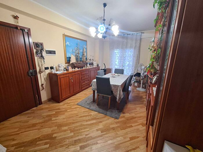 Appartamento trilocale in vendita in Via Guglielmo Oberdan, Gravina Di Catania