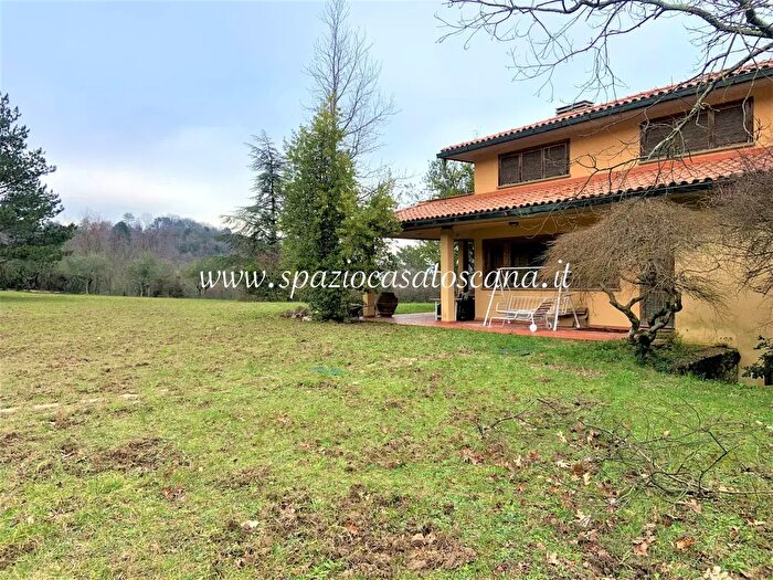 Casa con 12 locali in vendita in Via di Cantagallo, Prato