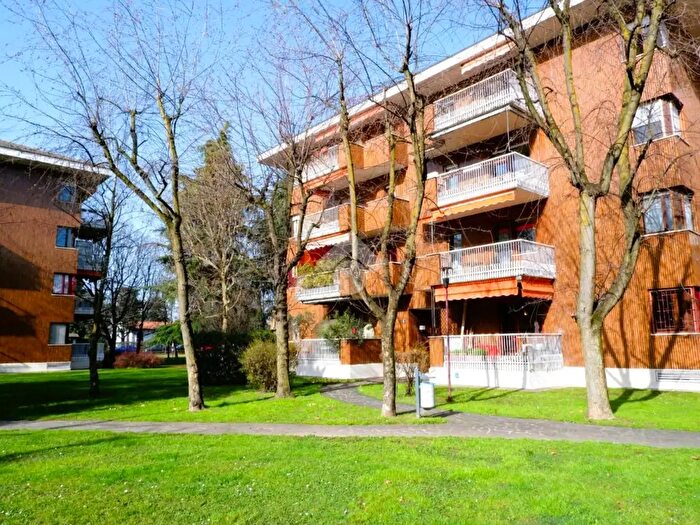 Appartamento trilocale in vendita in Cassina De Pecchi