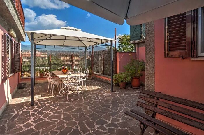 Casa con 9 locali in vendita in Via Umberto I Castelliri Frosinone, Castelliri