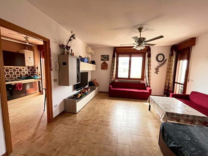 Appartamento con 5 locali in vendita in Suzzara