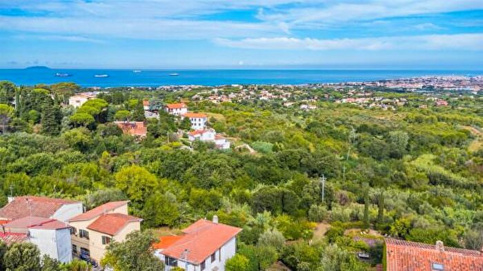 Casa con 6 locali in vendita in Livorno