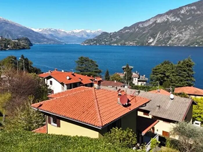 Casa con 5 locali in vendita in Via SantAmbrogio, Oliveto Lario