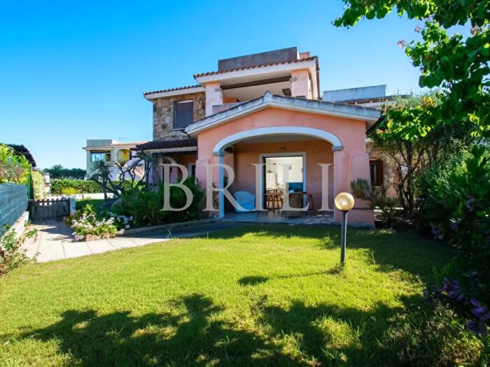 Appartamento trilocale in vendita in Via Monte Contros, Loiri Porto San Paolo